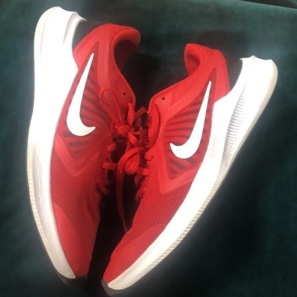 Nike‎ 7 youth red tennis shoes downshifter D103